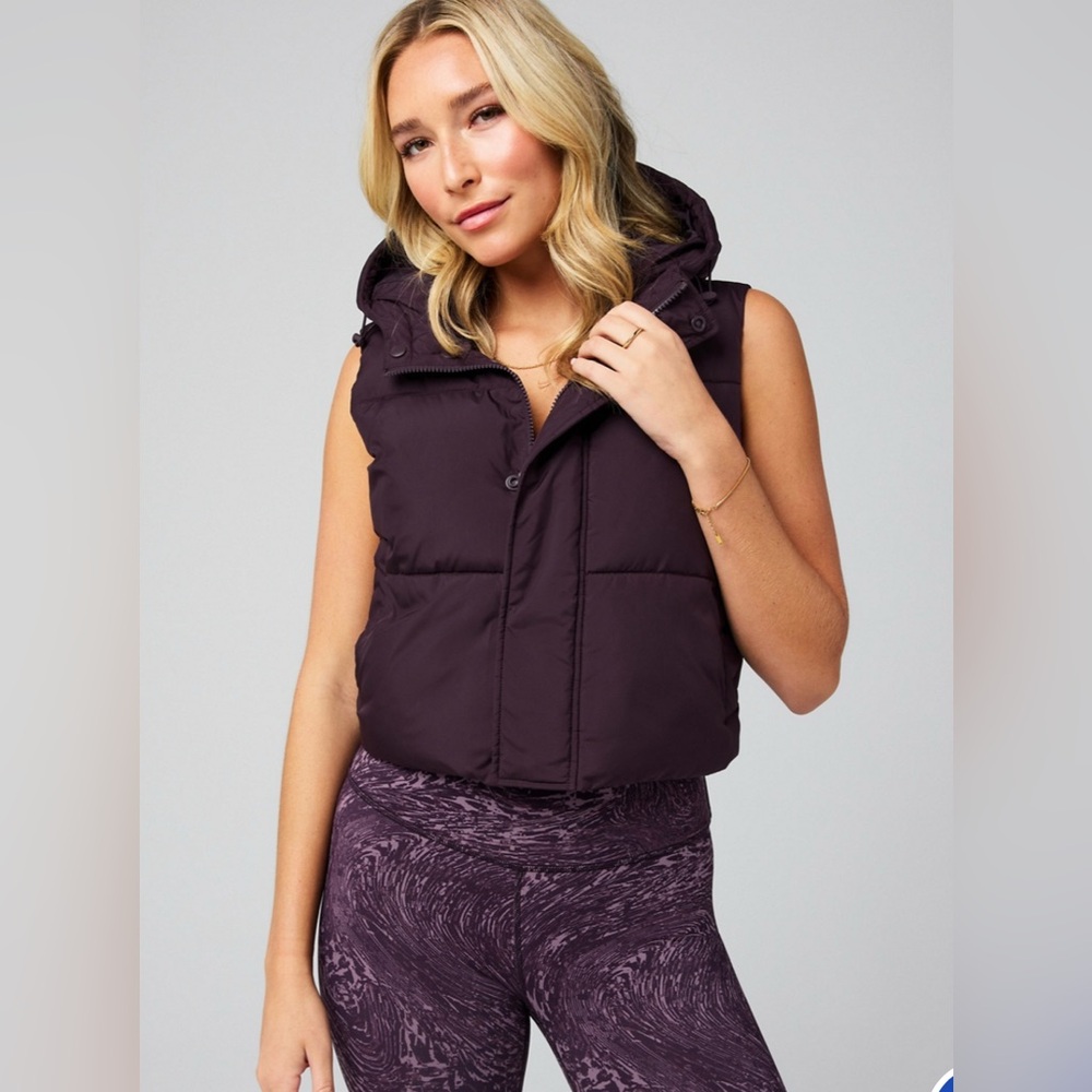 Fabletics Essential Cropped Hooded Puffer Vest Women’s Xl Deep Plum